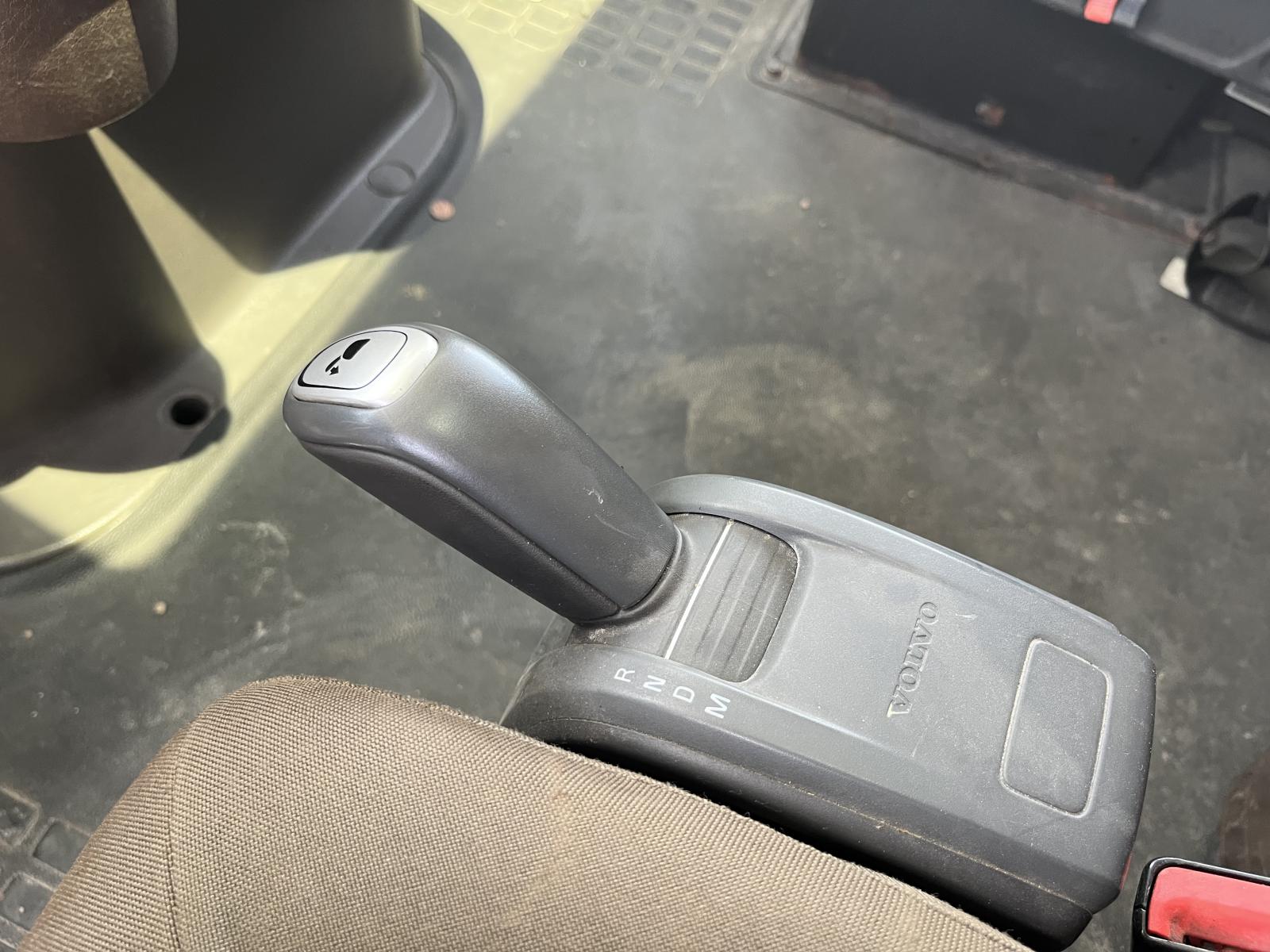 ./imagenes/INVOICE/2019/17169/VOLVO VNL64 (10).JPG